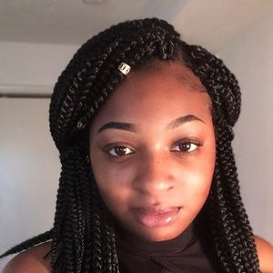 Meet your Posher, Kayla